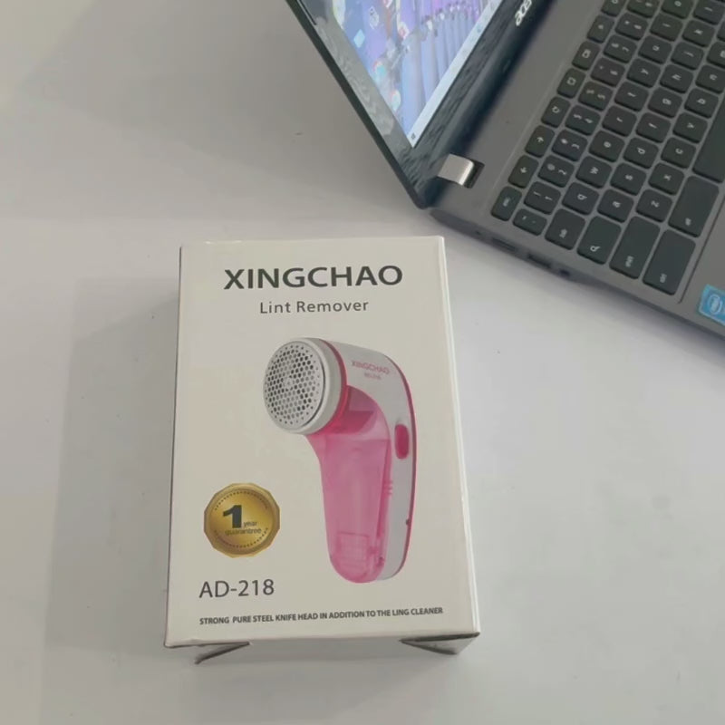 XINGCHAO Lint Remover AD-218 Pink White Portable Fabric Shaver USB Rechargeable with 3 Steel Blades